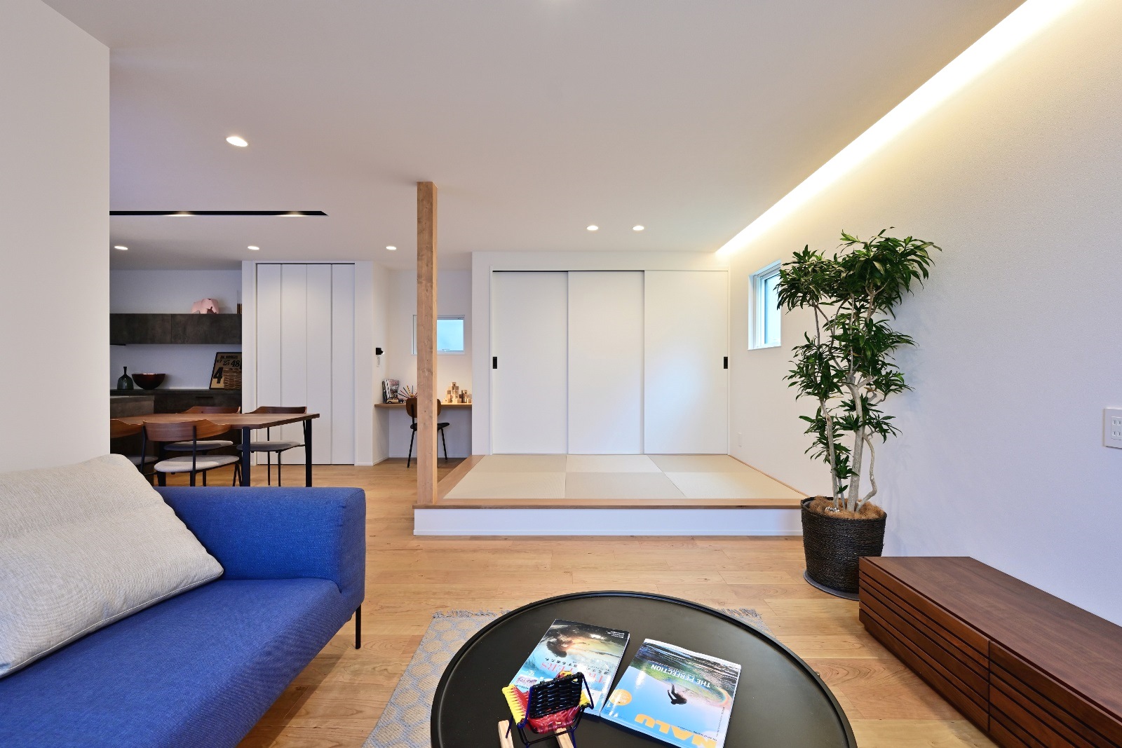 中庭と繋がる家